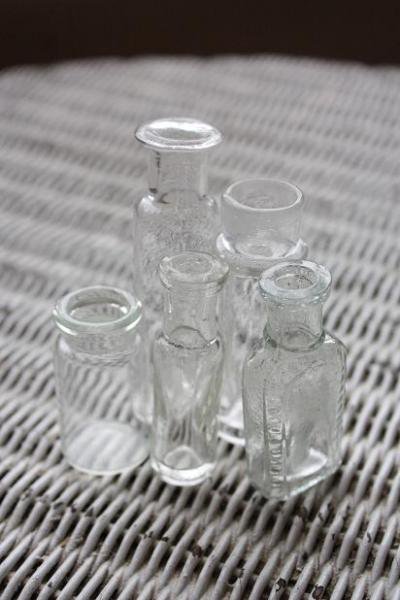 透明のガラスの小瓶5本セット(2)（送料込）