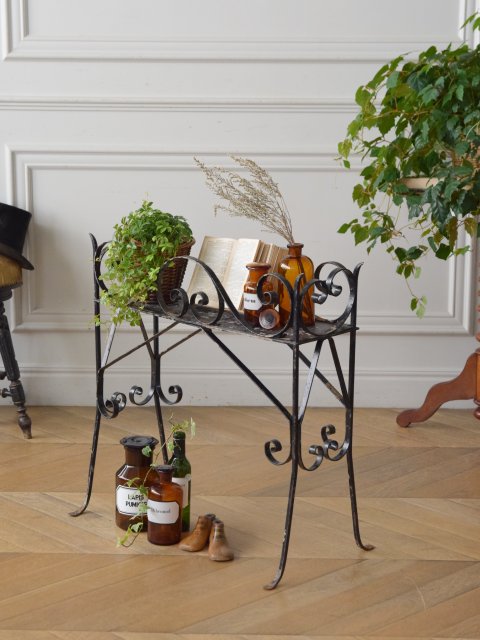 フランス　アンティーク　ビンテージ　アイアン　棚　植木鉢　プラントスタンド　ガーデニング　キッチン　ディスプレイ
