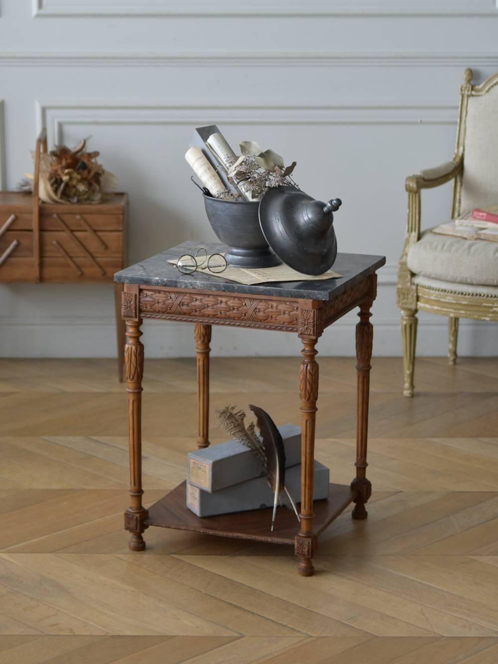 割引価格購入 アンティークサイドテーブル antique side table