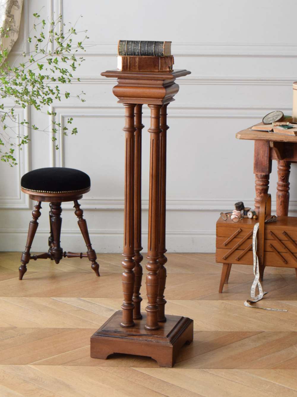 イギリスアンティーク 木製ピラー コラム 柱 花台 展示台 古家具 