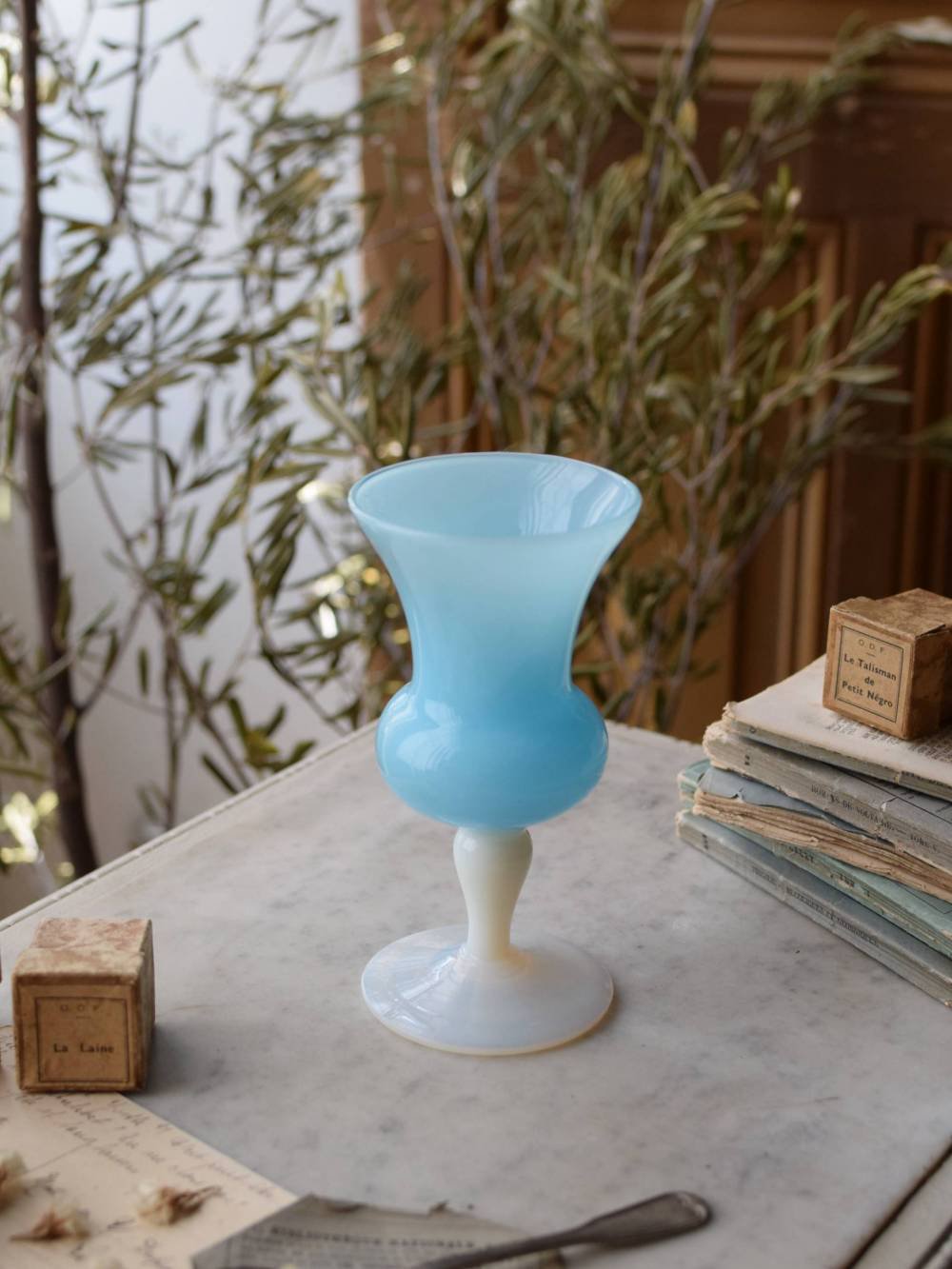 フランスアンティーク オパリンガラス フリル 花瓶 花器 フラワー 