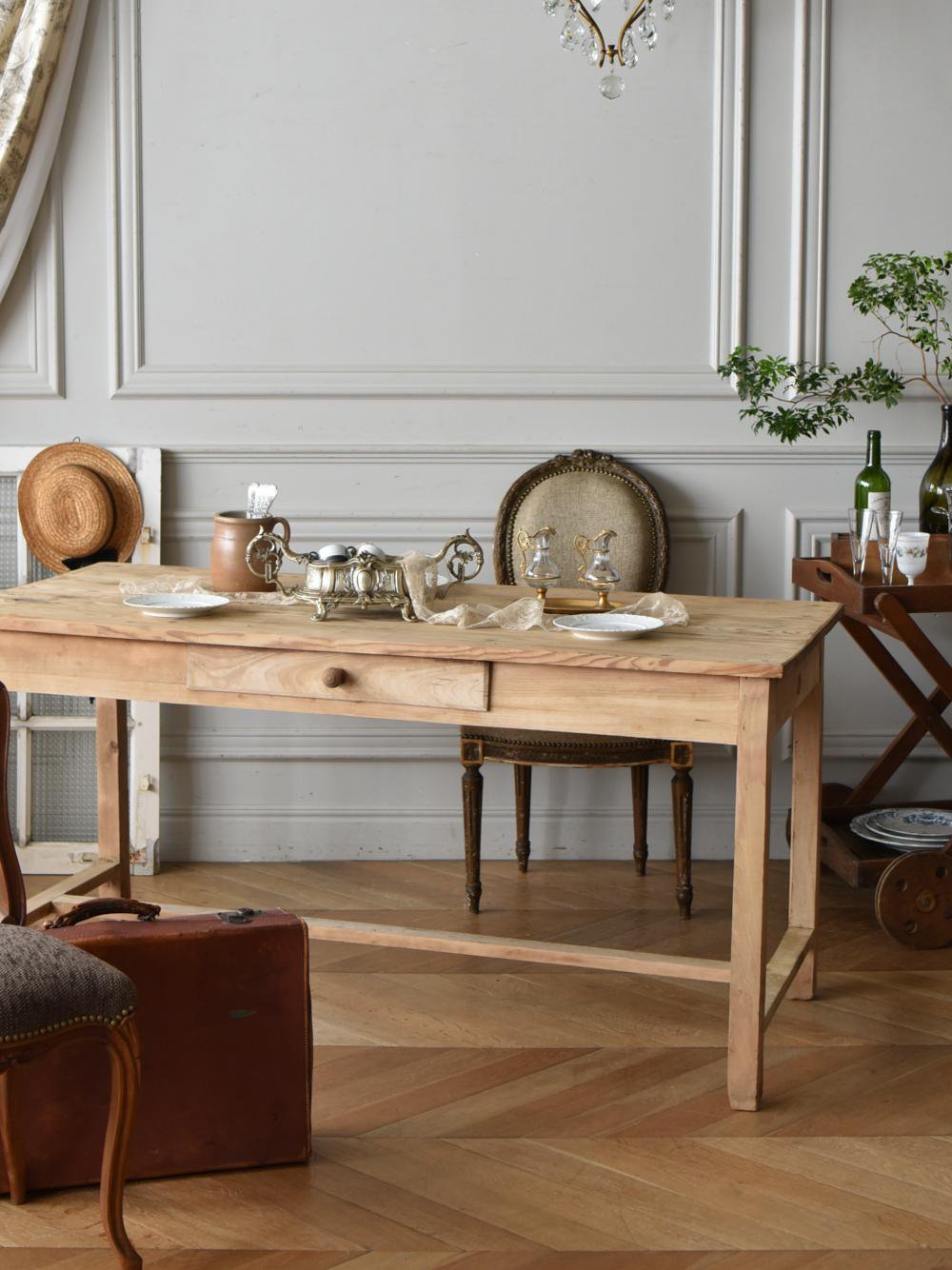 フランスアンティーク家具　アンティークテーブル　フレンチテーブル