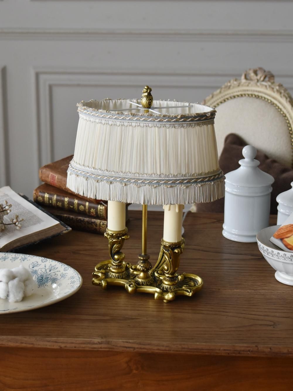 フランス　アンティーク　真鍮　デスク　ベッド　テーブル　ランプ　シェード２個付き フランス アンティーク 真鍮 デスク ベッド テーブル ランプ