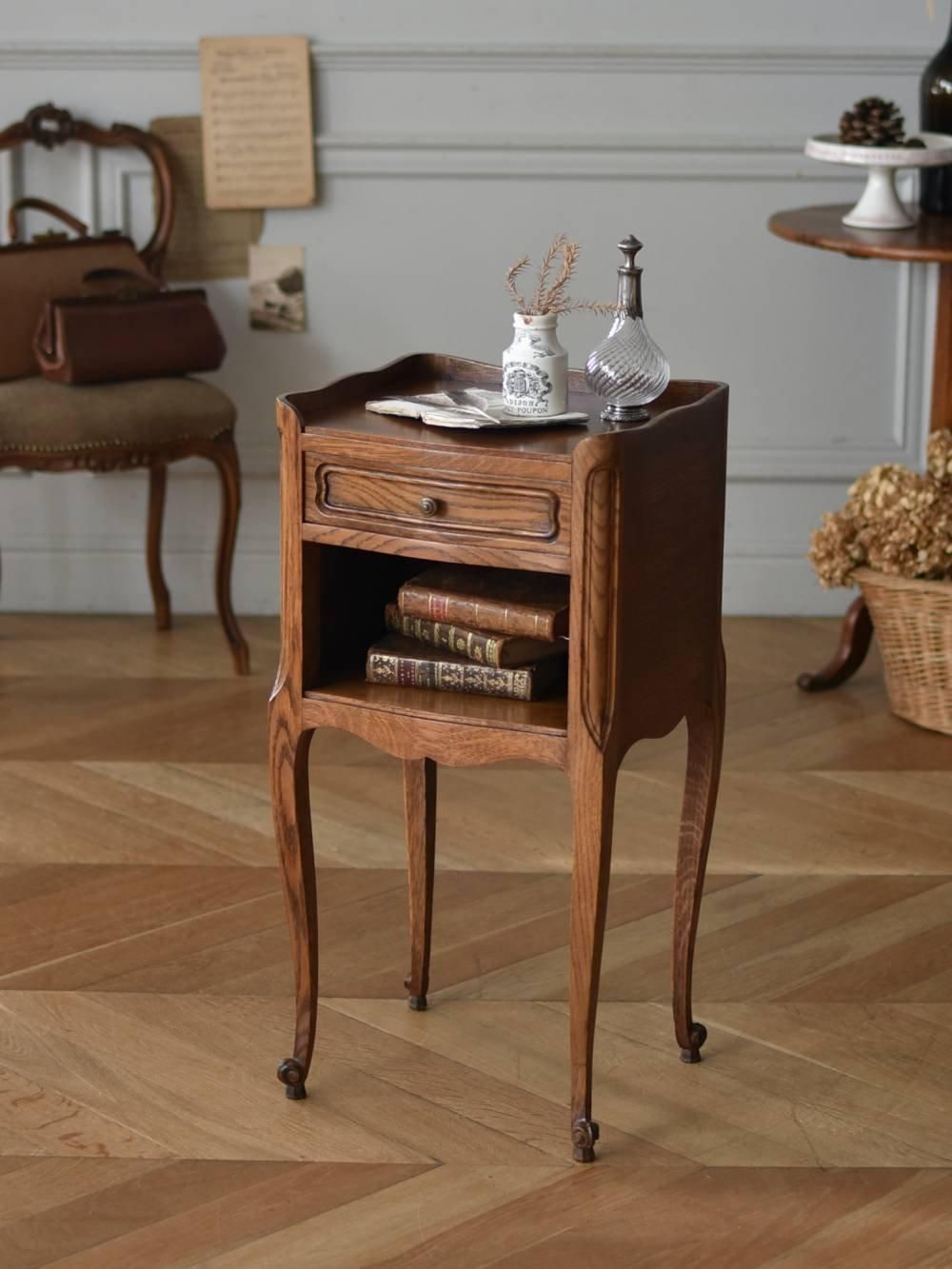 Thomasville ナイトテーブル　サイドテーブル　アメリカ　ヴィンテージ アメリカヴィンテージ ナイトスタンド サイドテーブル サイド