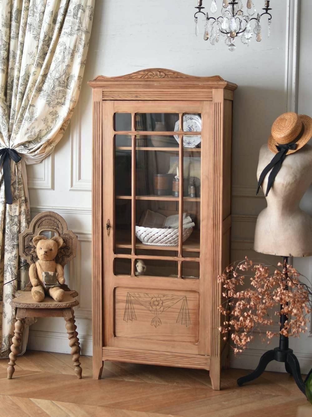 希少品　キャビネット 収納棚 アカンサスの彫刻 フランスアンティーク家具 k95_yoko1.jpg