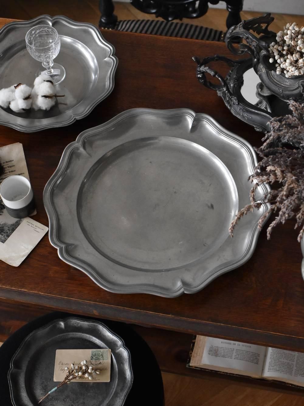 経年によりくすんだ表情が唯一無二な風合い漂うエタン -Antiques *Midi