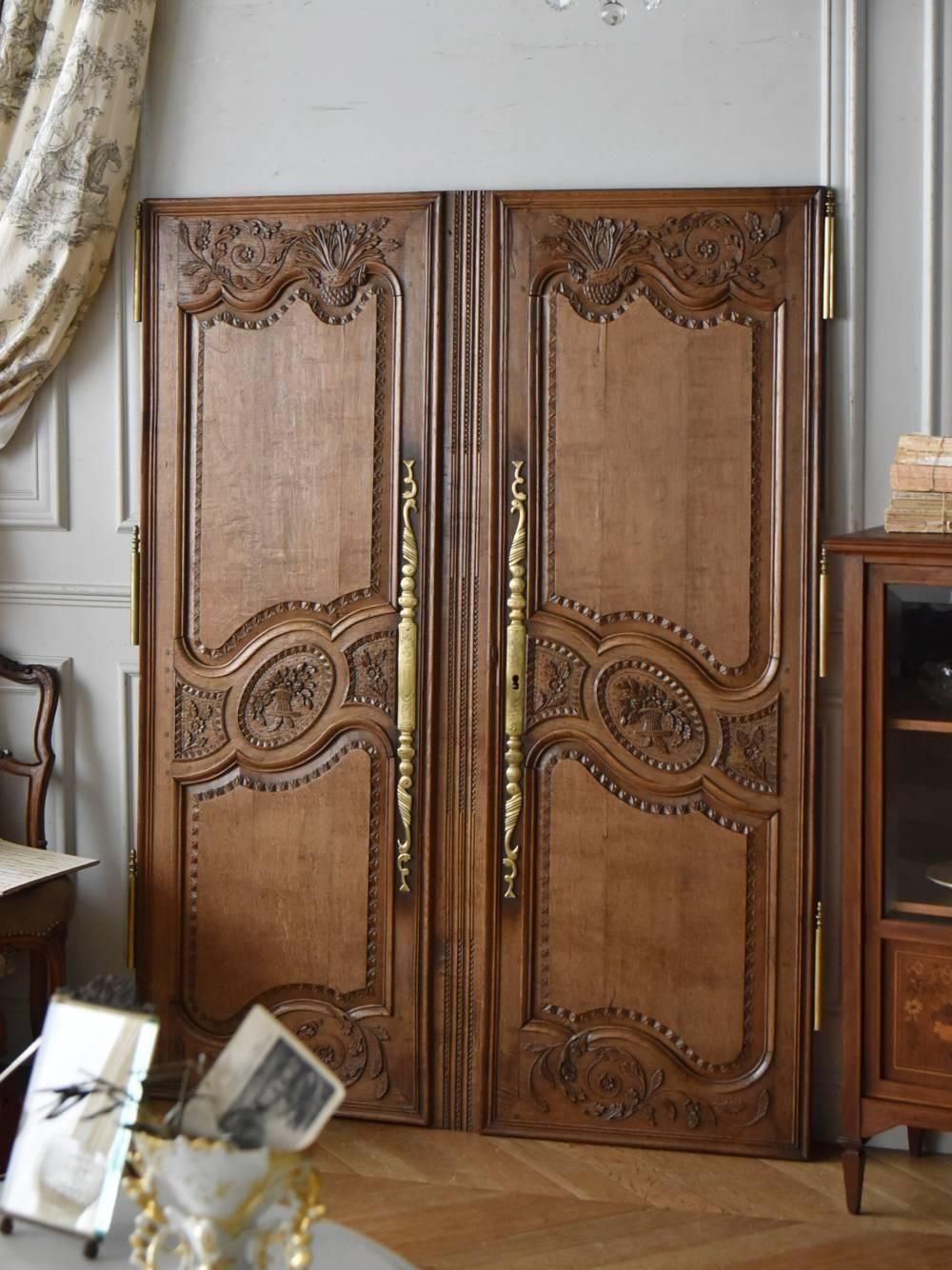 フランスのアンティークドアや窓、アイアンなど 建具パーツの