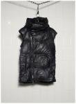 <img class='new_mark_img1' src='https://img.shop-pro.jp/img/new/icons16.gif' style='border:none;display:inline;margin:0px;padding:0px;width:auto;' />SISTERE DETACHABLE HOODED DOWN VEST  (CROW)