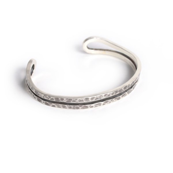 Loopin’ Bangle/ Hammered finish - VIVIFY STORE