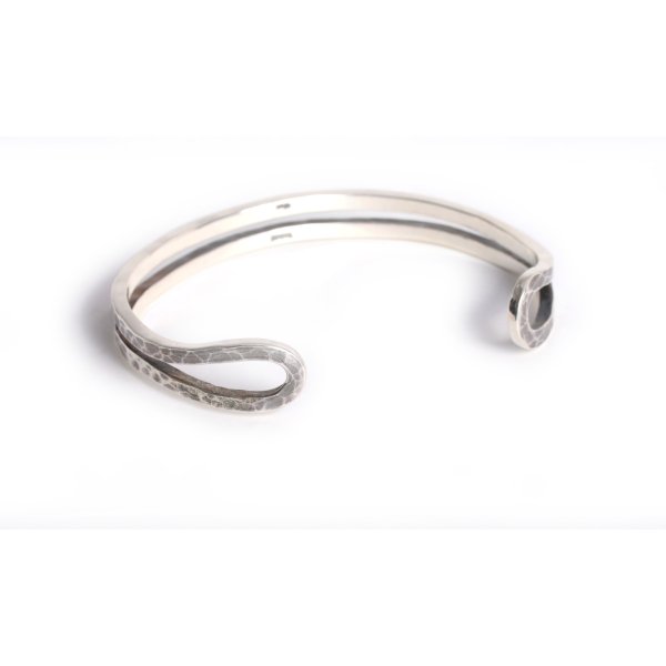 Loopin' Bangle/ Hammered finish - VIVIFY STORE