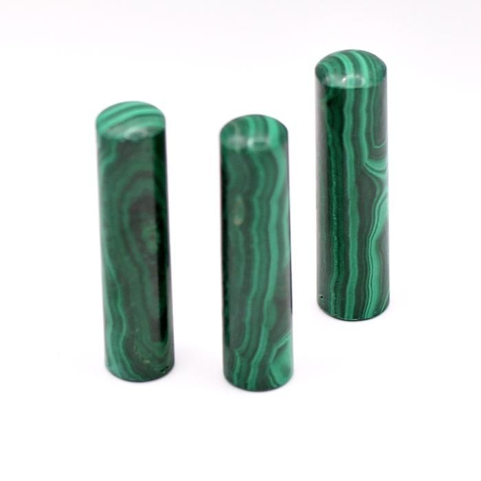 孔雀石（マラカイト）吉祥霊獣三対獅子置物 台座 極細工逸品置物 孔雀石（マラカイト）吉祥霊獣三対獅子置物 台座 極細工逸品置物