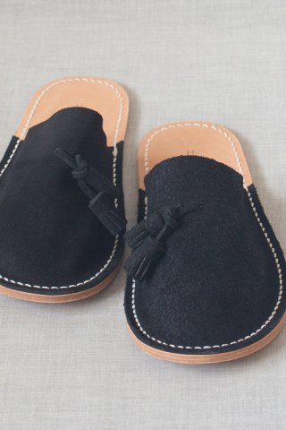 leather slipper black