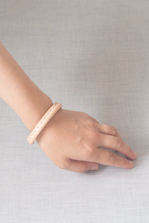 not lying jewelry bangle brass S - womb brocante online shop