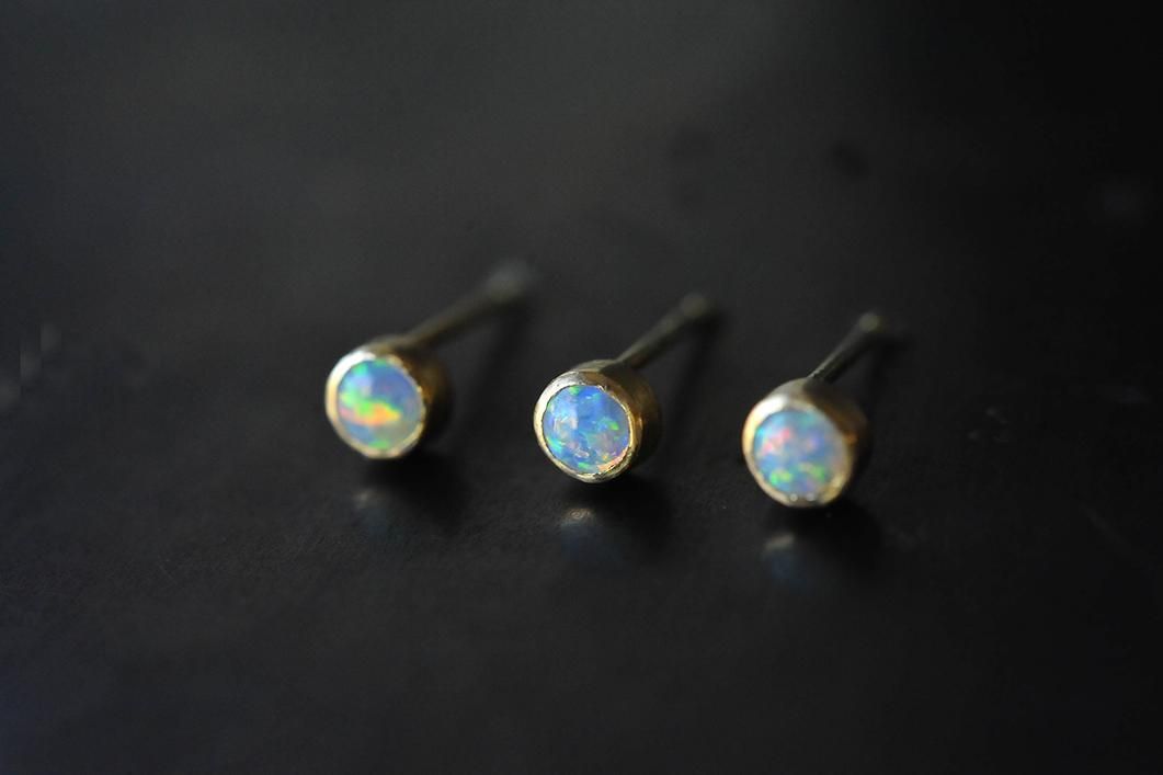 YGP895オパールピアス