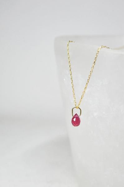 tgn288 K10YG ルビーネックレス<img class='new_mark_img2' src='https://img.shop-pro.jp/img/new/icons21.gif' style='border:none;display:inline;margin:0px;padding:0px;width:auto;' />