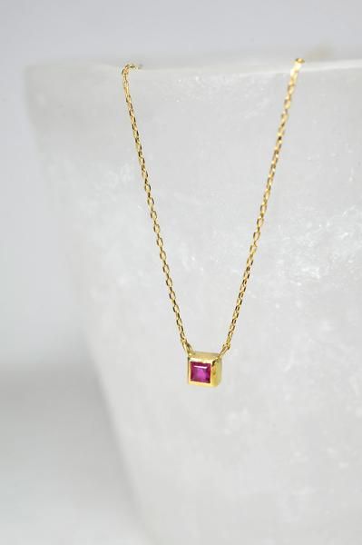 YGN333  K18YG ルビーネックレス<img class='new_mark_img2' src='https://img.shop-pro.jp/img/new/icons21.gif' style='border:none;display:inline;margin:0px;padding:0px;width:auto;' />