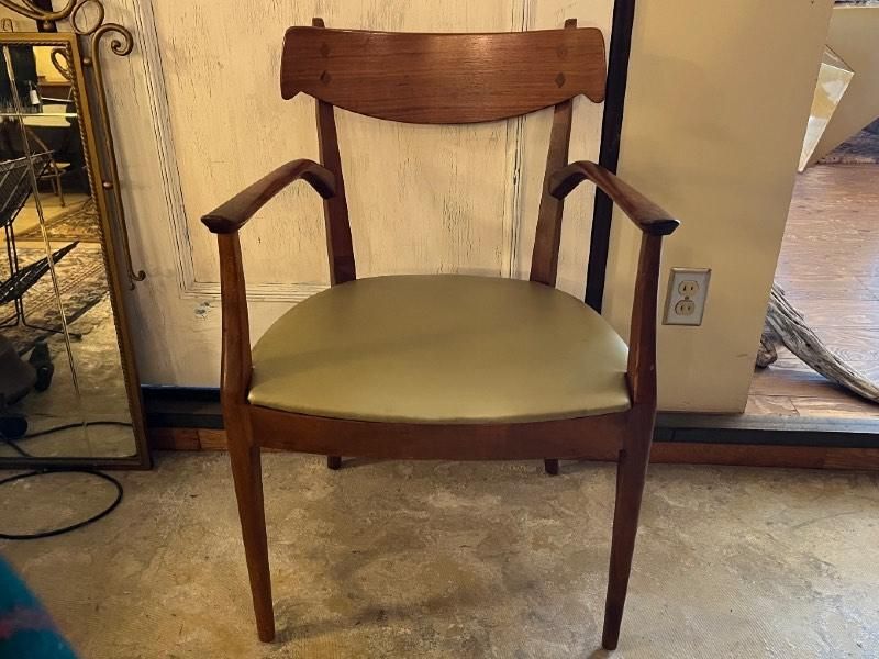 Arm chair 