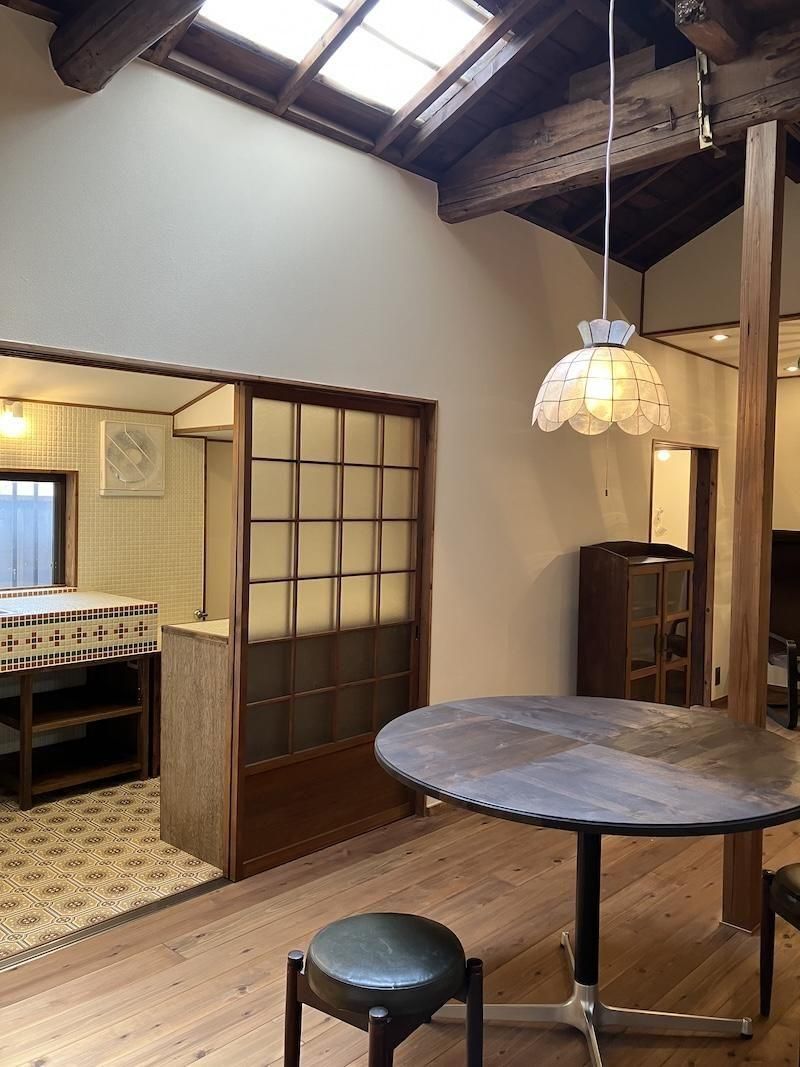 ラウンドダイニングテーブル | スチール脚 | 日本製 - 昭和