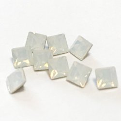 スワロフスキー #4428チャトンスクエア 2mm ホワイトオパール 40粒