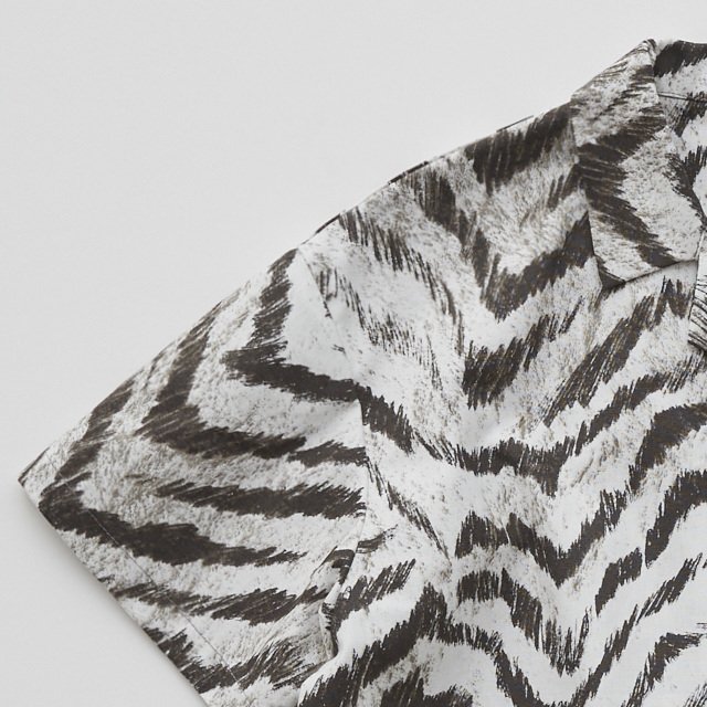 【SUMMER SALE 30%OFF!】Tiger print open collared shirts white img2