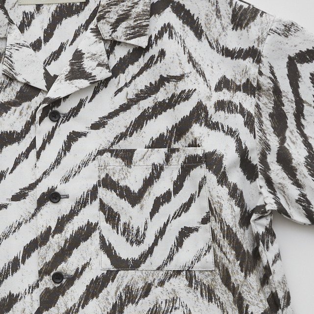 【40%OFF!】Tiger print open collared shirts white img4