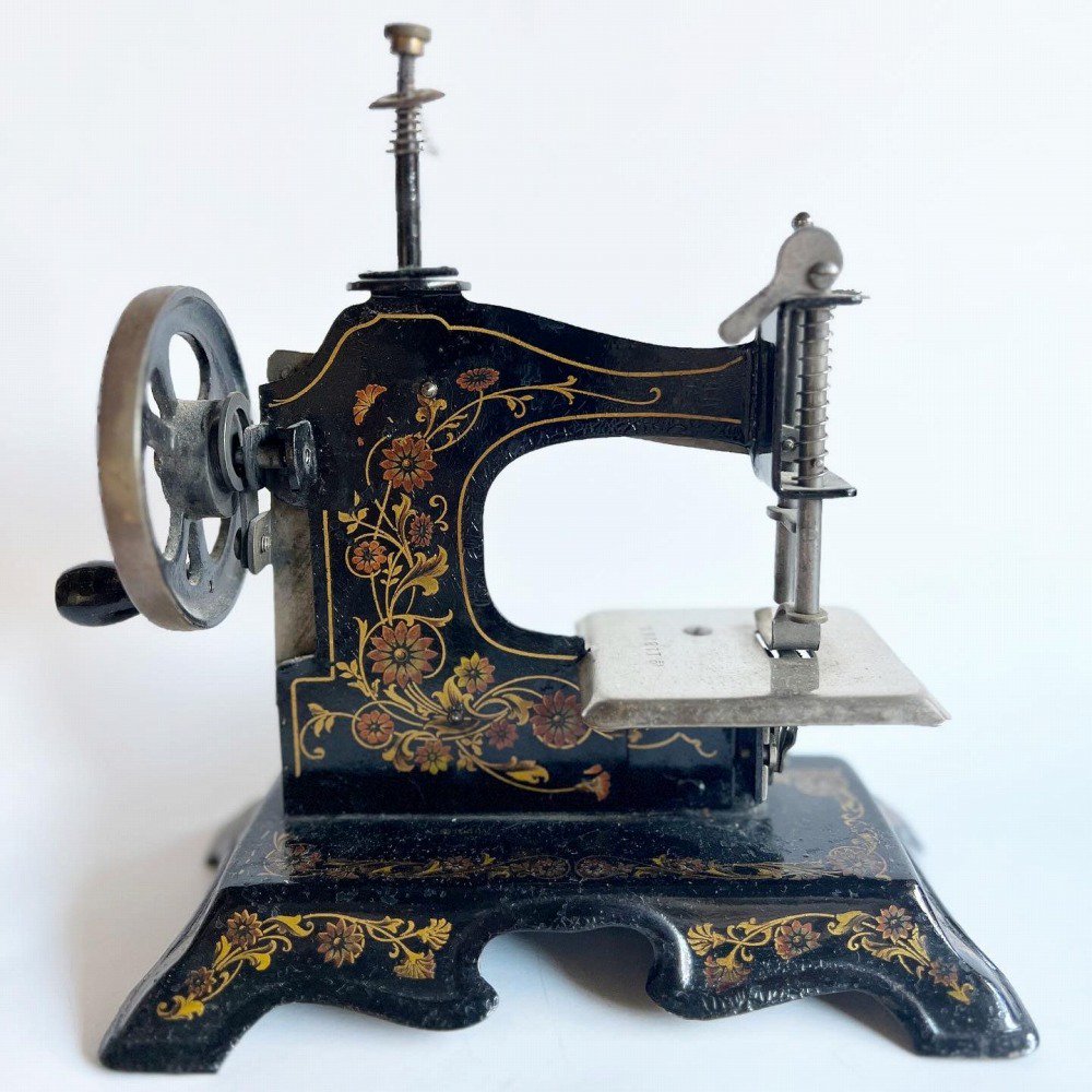 No.033 Vintage Sewing Machine ミシンの置き物 - cuccu-こども服と