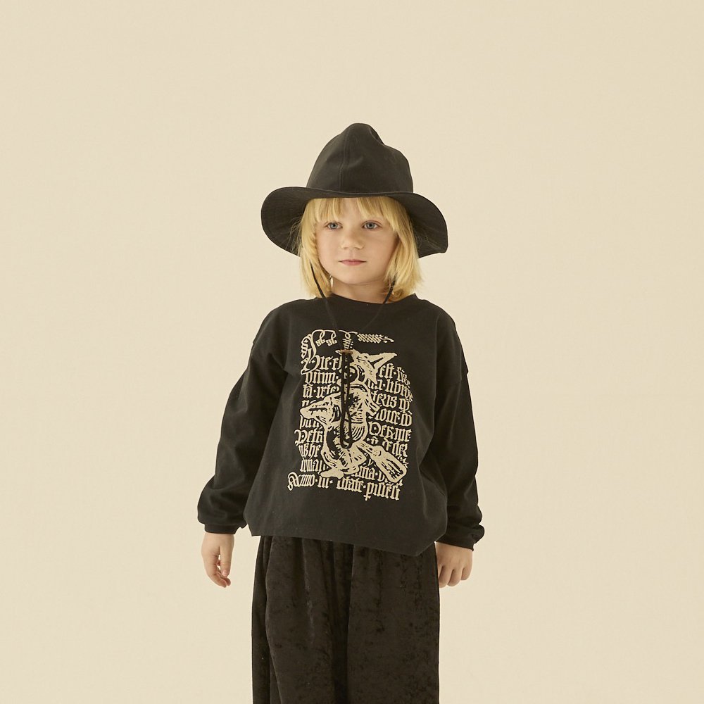 Little Witch L/S Tee black img4