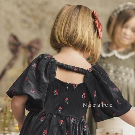 Noraleeの黒ドレスと黒ロンパース、入荷しました!