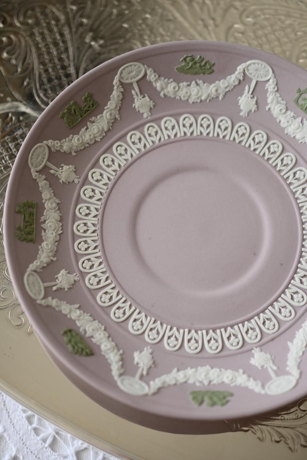 1870年代・ウェッジウッド ジャスパーウェア ライラックカラー の