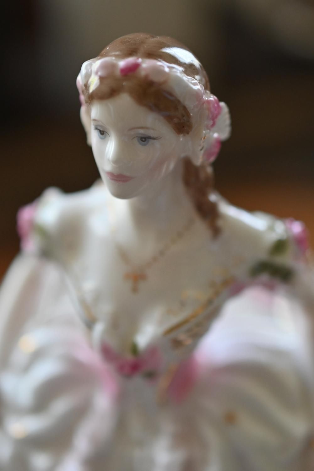ロイヤルウースター バラのお花が咲いたような限定フィギュリン