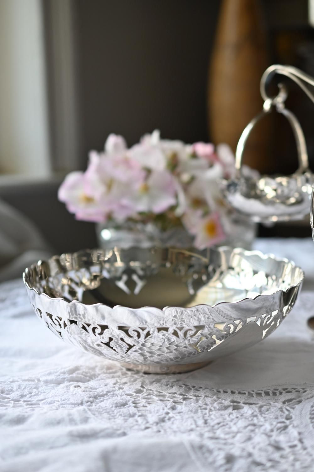 アンティークイパーンハンギングバスケット付花瓶シルバーバスケット