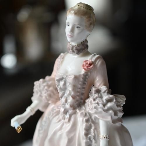 コールポート・マダムポンパドールフィギュリン