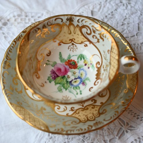 1840年代 ロココスタイルが華やかなティーカップ＆ソーサー デュオを ...