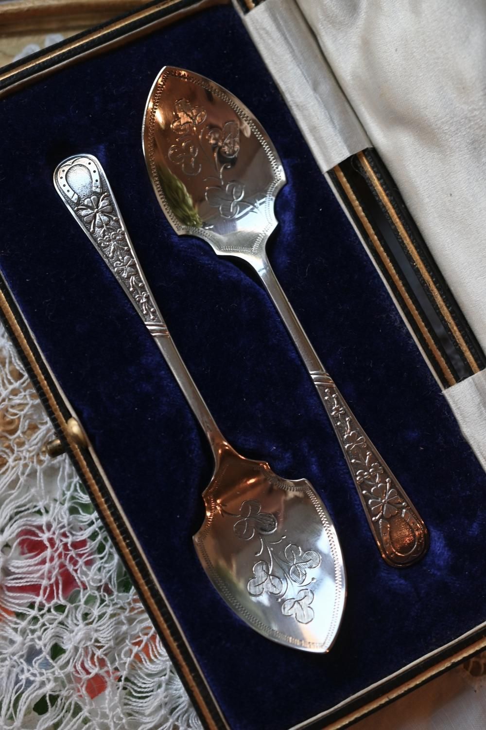 幸運のホースシューと四つ葉のクローバー柄のジャムスプーン2本セット