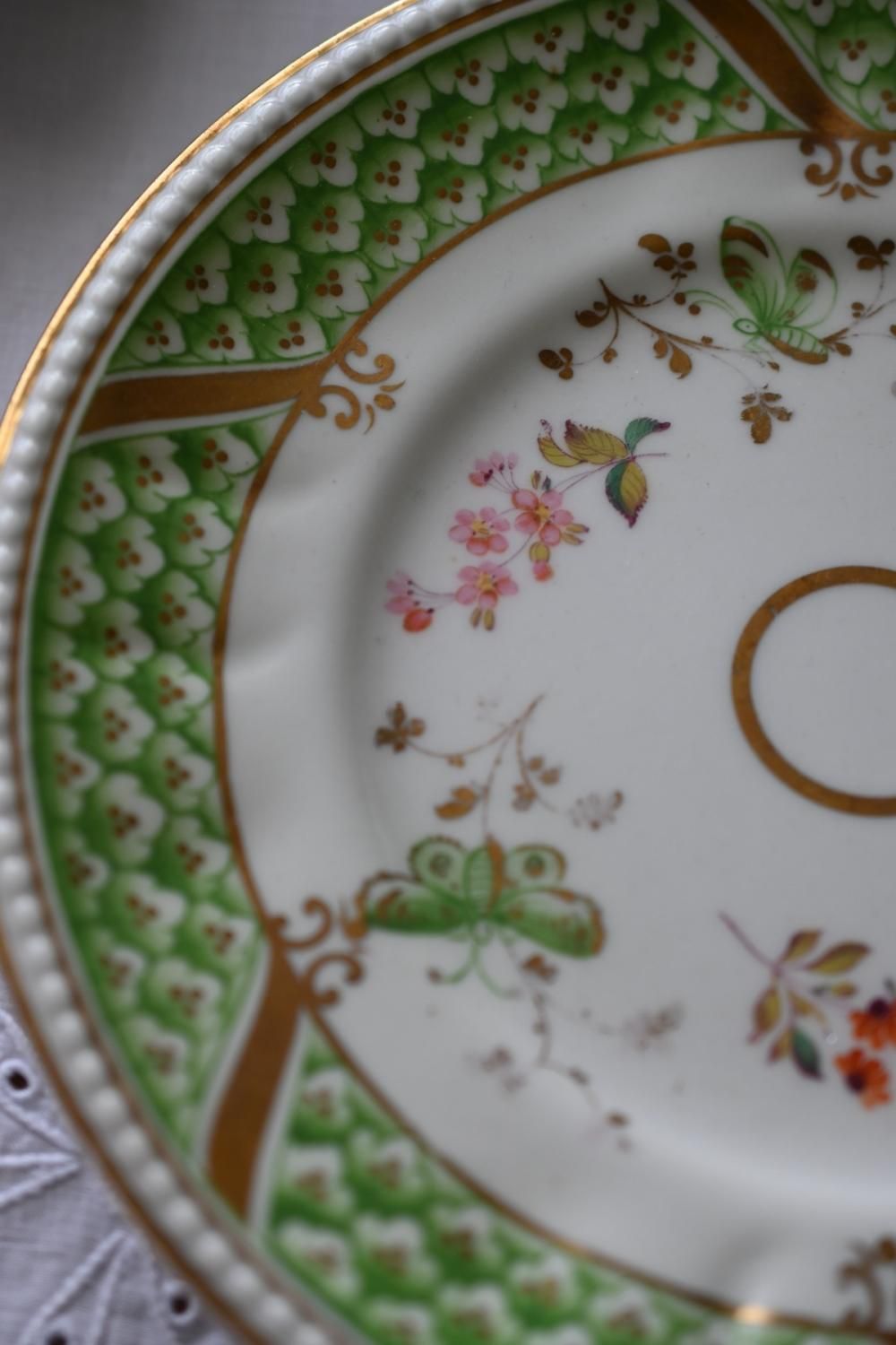 【レア品】Hutschenreuther 限定版 飾り皿　6月カッコウ　金彩 1830年代 リッジウェイ 爽やかな黄緑色と金彩・蝶々の絵柄が