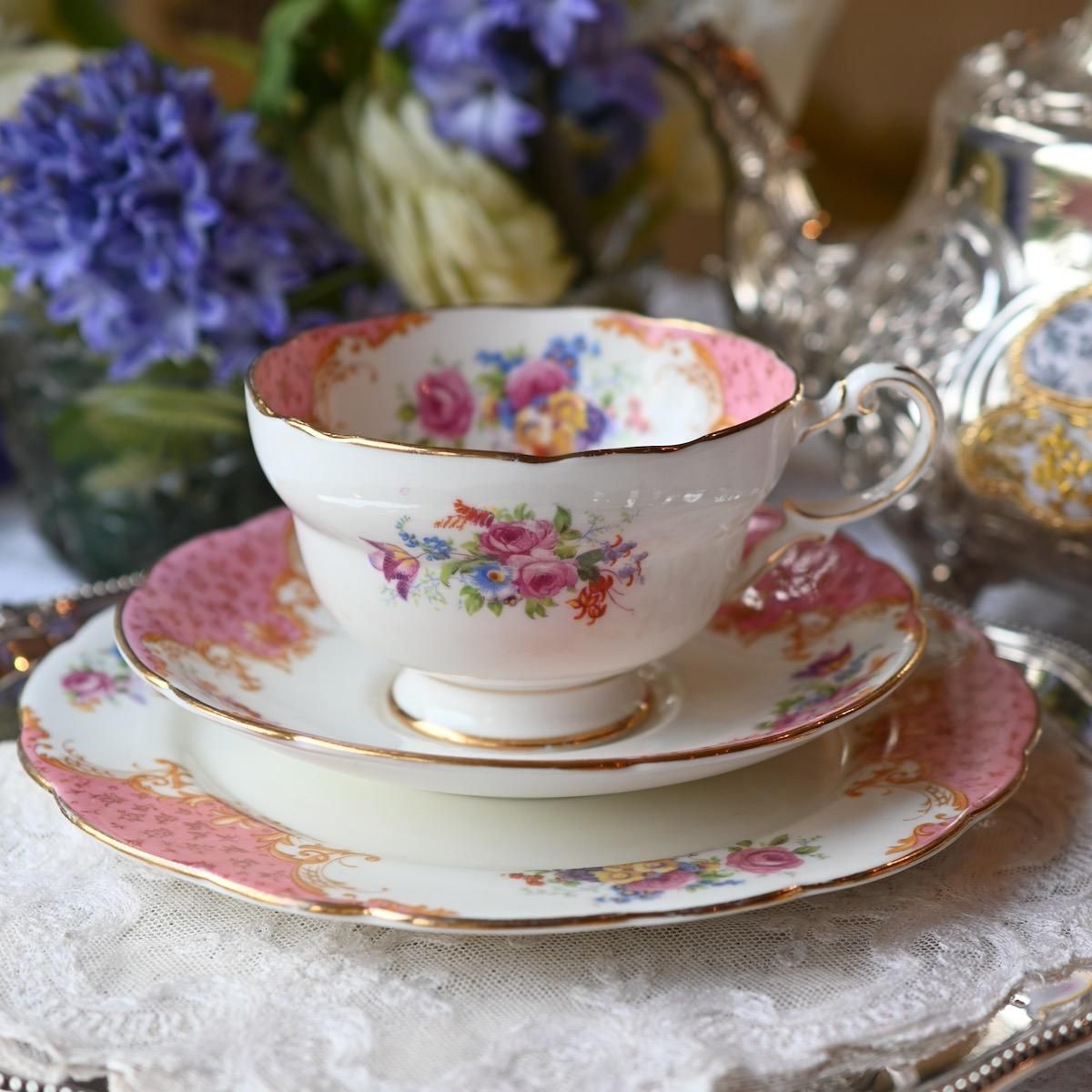 【希少品】英国ビンテージ★パラゴン★ロッキンガム★Tea for two パラゴン ロッキンガム 淡いピンクとロココスタイルが華やかな