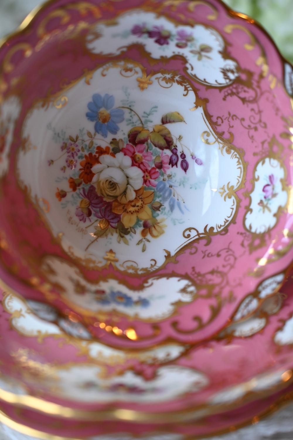 オールド コールポートピリオド バーリーピンクが華やかなカップ