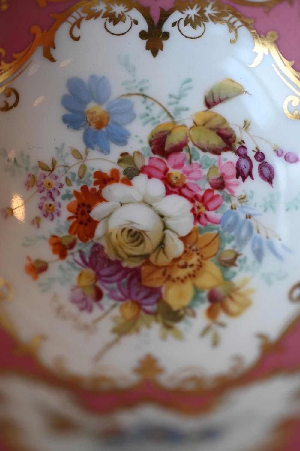 オールド コールポートピリオド バーリーピンクが華やかなカップ
