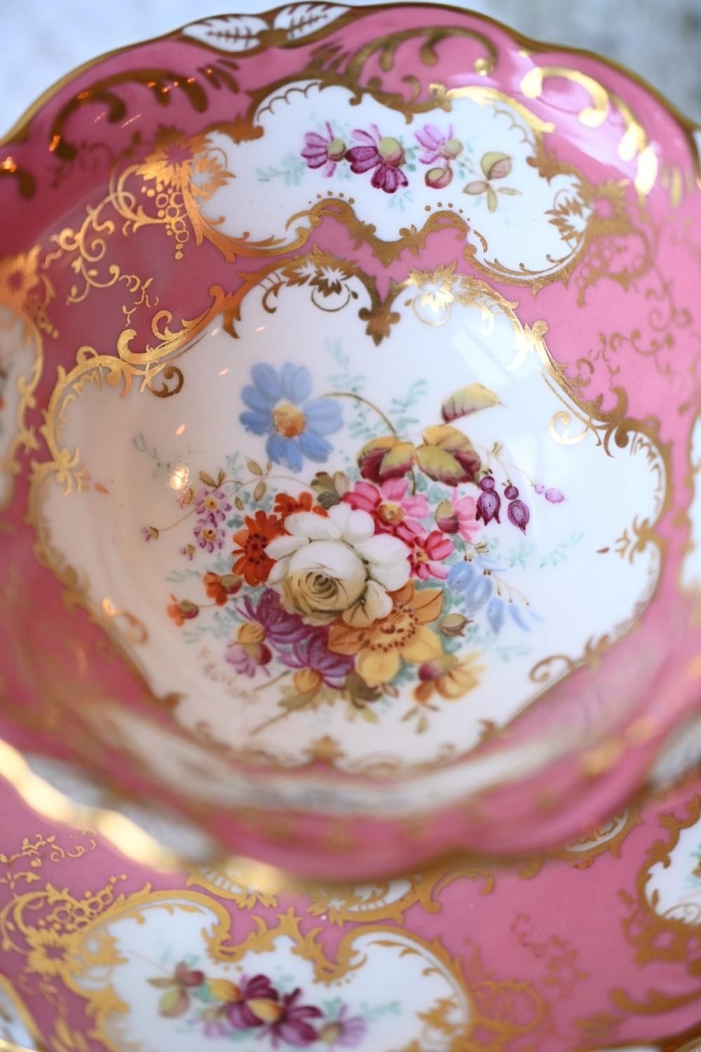 オールド コールポートピリオド バーリーピンクが華やかなカップ