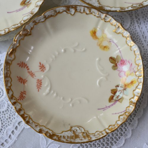 １８８０年代　リモージュ　スポンジ金彩とバラ模様小さなケーキプレート　４枚セット　(送料込）