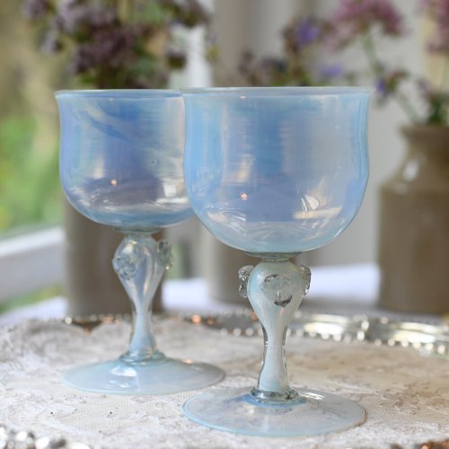 イタリア製　サルヴィアティガラス・青い乳白色のワイングラスペア　(送料込）