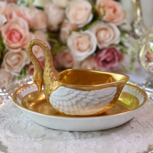 1900年初期　ドレスデン　稀少な金彩の白鳥のティーカップ＆ソーサー　(送料込）