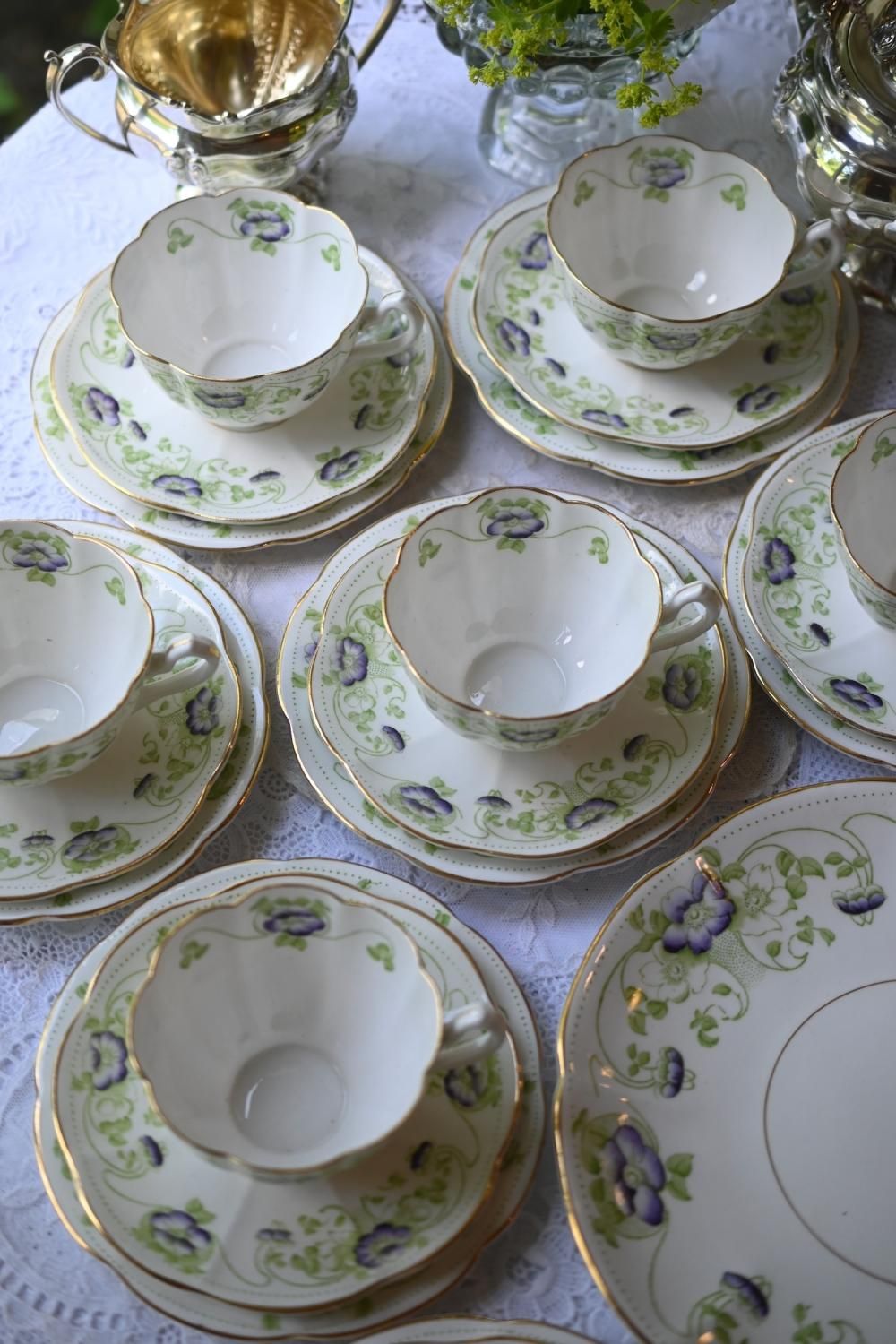 イギリス ウィリアム・ロウヴァイオレット(すみれ) C/Sトリオ