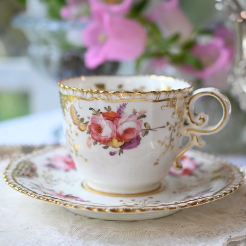 １８２０年代・コールポート・手描きの小さなお花が散りばめられたコーヒーカップ＆ソーサーデュオ　(送料込）