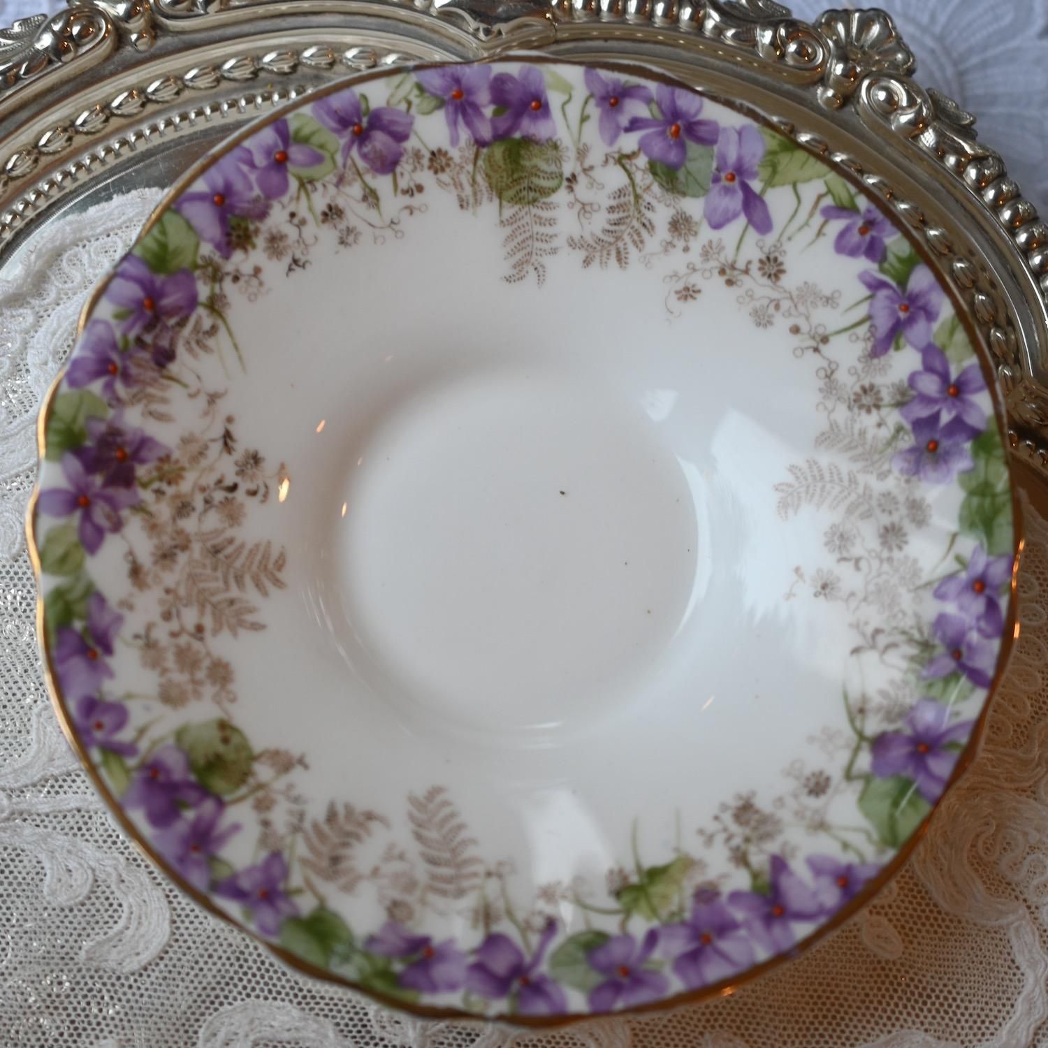 1910年代・ロイヤルドルトン・すみれのティーカップ