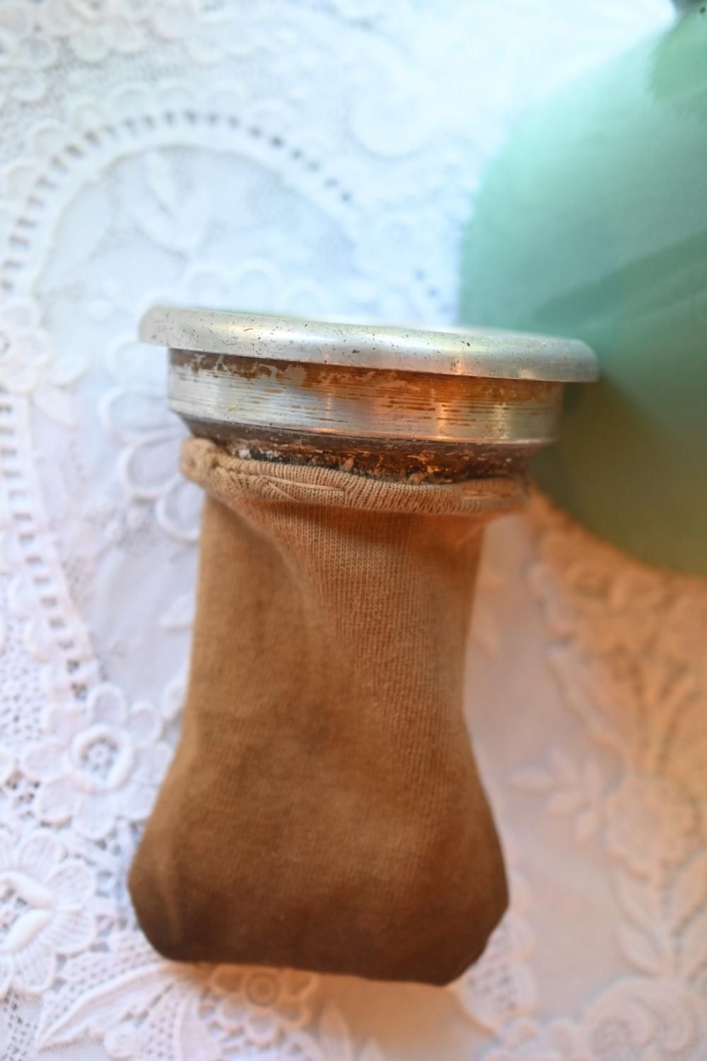 エメラルドグリーンのボトル　イギリスアンティーク Vintage Emerald Green Bottles, Set of Seven Green Glass Bottles