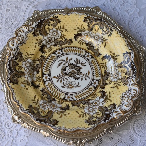 リッジウェイ・1830年代 金彩とイエローの豪華な絵柄の小ぶりのお皿を 