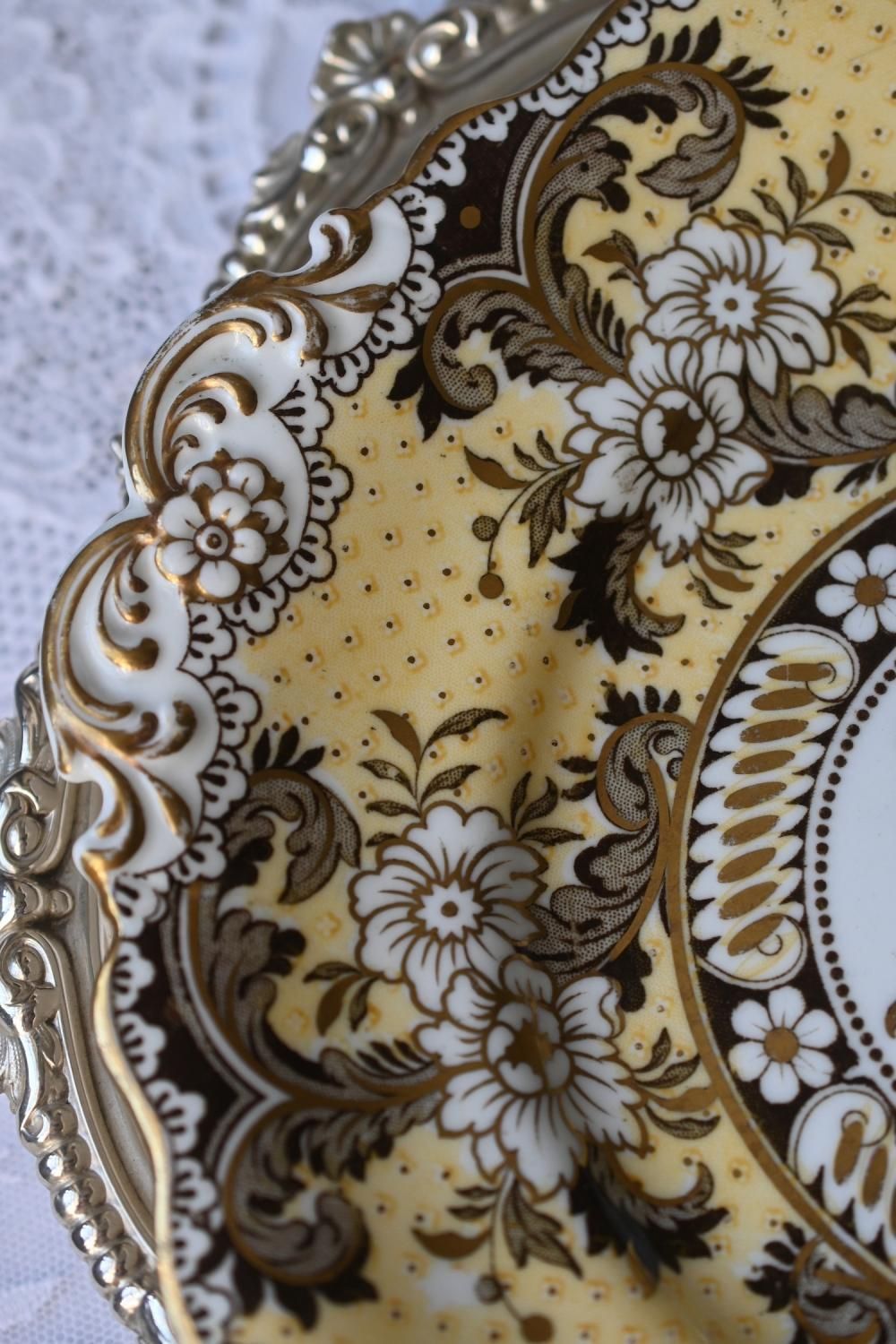 リッジウェイ・1830年代 金彩とイエローの豪華な絵柄の小ぶりの