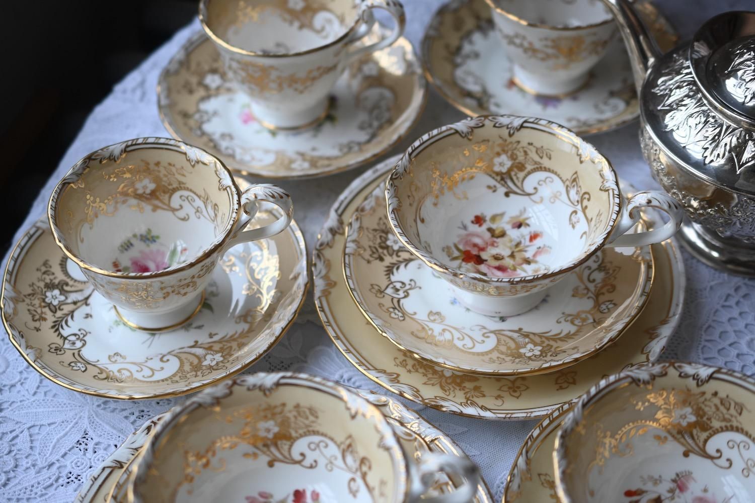 極美品 コールポート 手描き アデレードシェイプ ハンドペイント アンティーク ヴィクトリア時代初期・コールポート・アデレードシェイプ