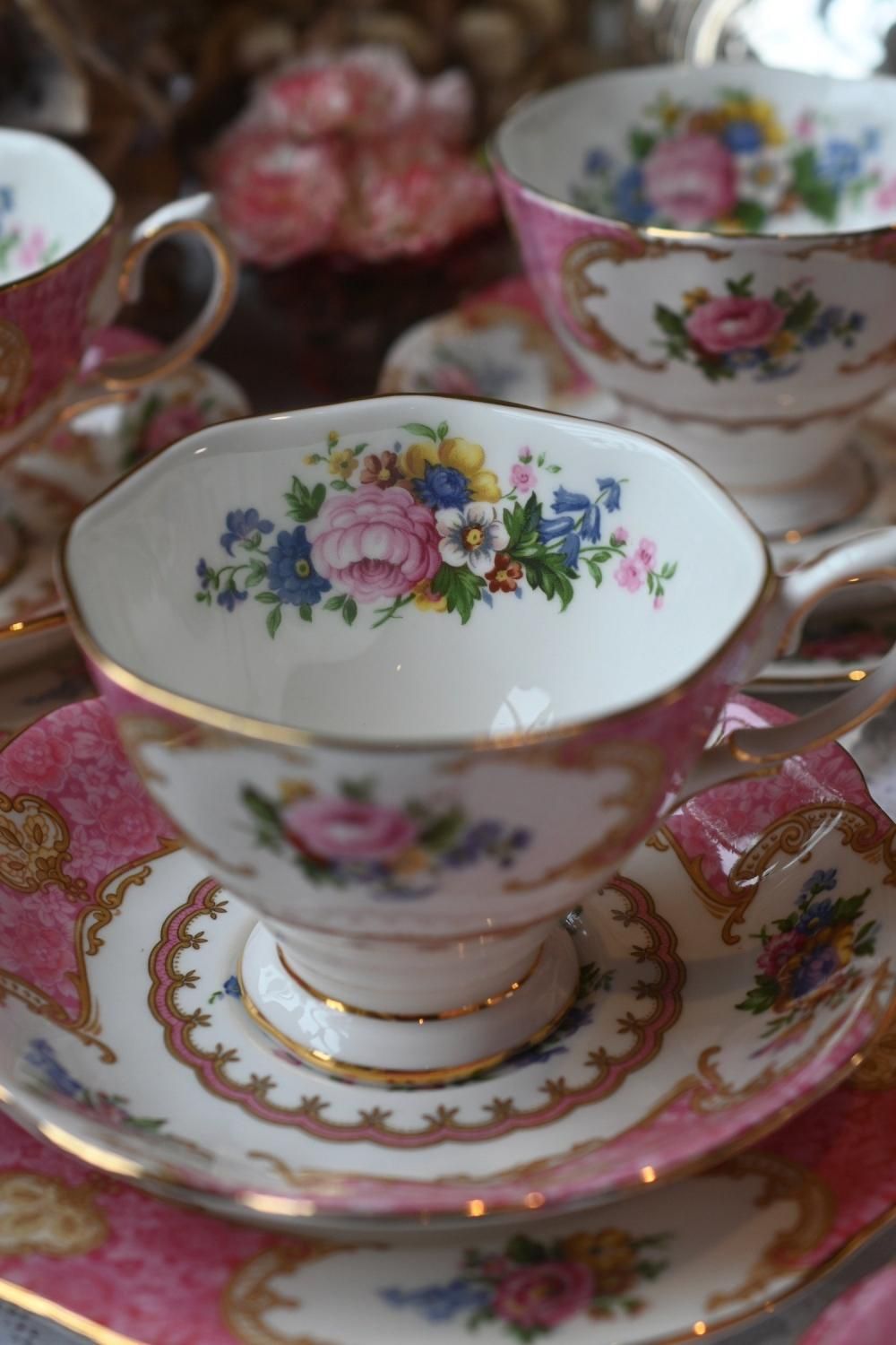 1950年代・ロイヤルアルバート レディカーライル ピンクと